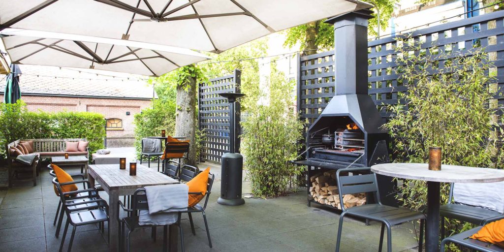 Claus Events - The Farmhouse terras met braai